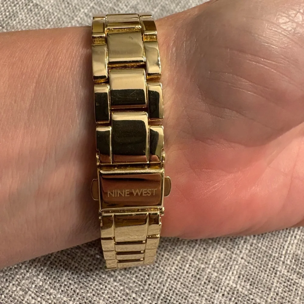 Nine West Women's Quartz Gold-Tone Alloy Link Bracelet Watch, 36mm